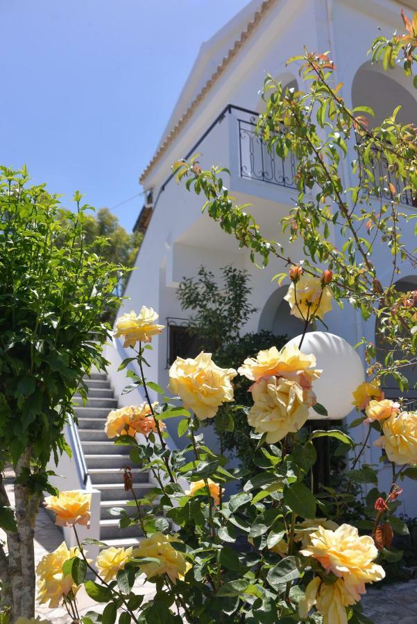 Kostas' Garden Apartamento Roda  Exterior foto