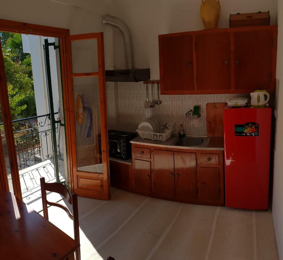 Kostas' Garden Apartamento Roda  Exterior foto