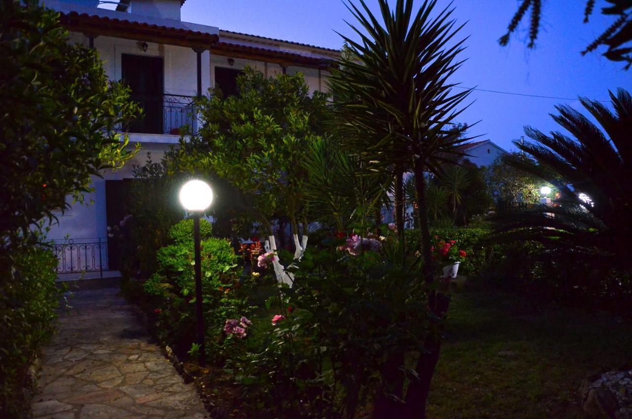 Kostas' Garden Apartamento Roda  Exterior foto
